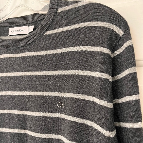 NWOT Calvin Klein Men’s Gray & White Striped Crewneck Sweater - Picture 5 of 12